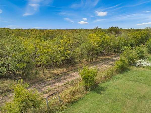 16 Acres of Land for Sale in Kaufman, Texas