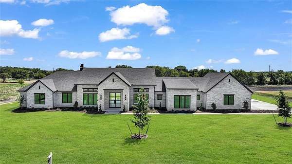 2 Acres of Residential Land with Home for Sale in Aledo, Texas