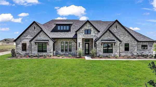 2 Acres of Residential Land with Home for Sale in Aledo, Texas