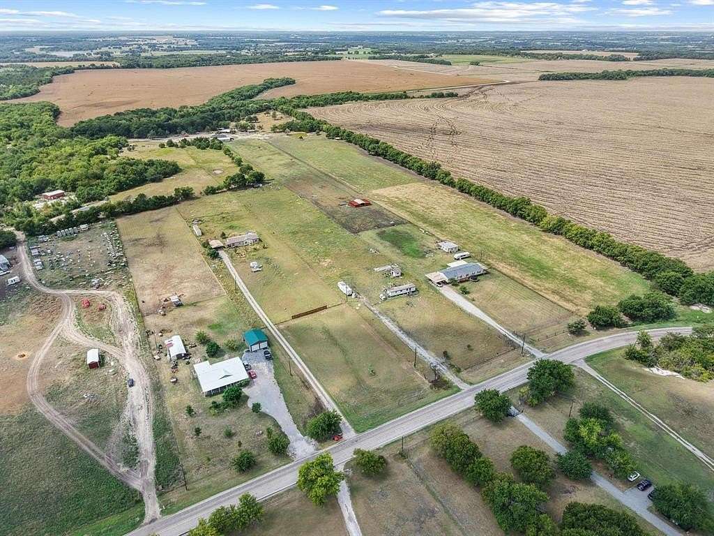 4 Acres of Land for Sale in Whitewright, Texas