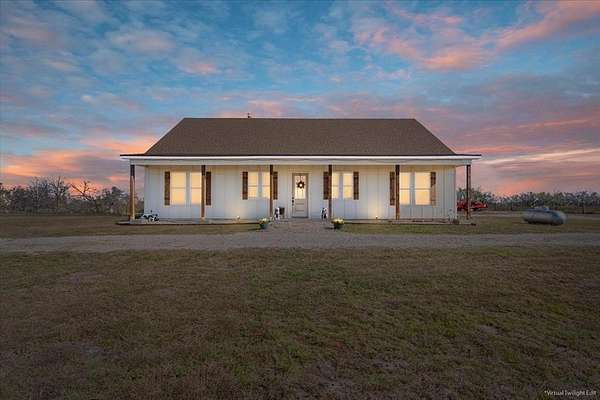 20 Acres of Agricultural Land with Home for Sale in Mart, Texas