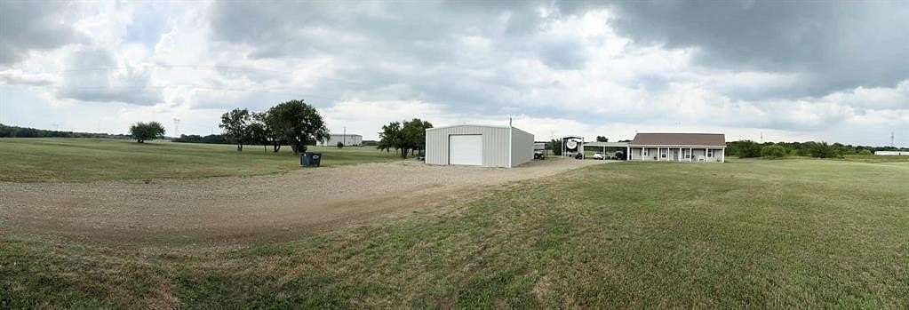 8.84 Acres of Land with Home for Lease in Savoy, Texas