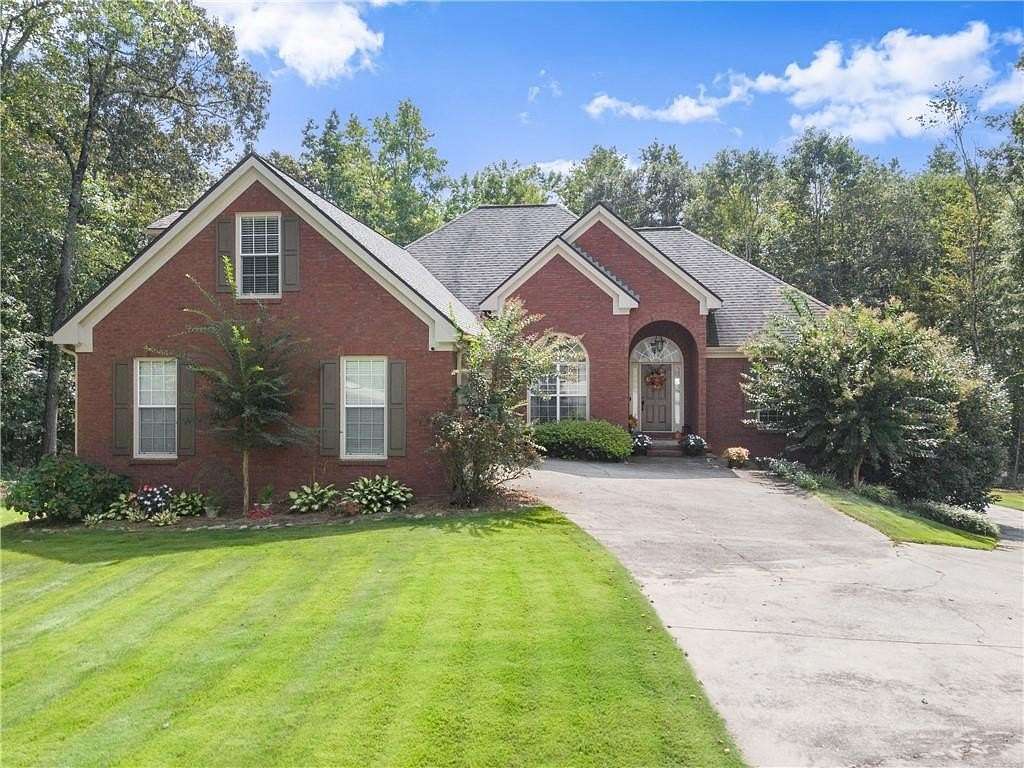 2.83 Acres of Residential Land with Home for Sale in Dacula, Georgia