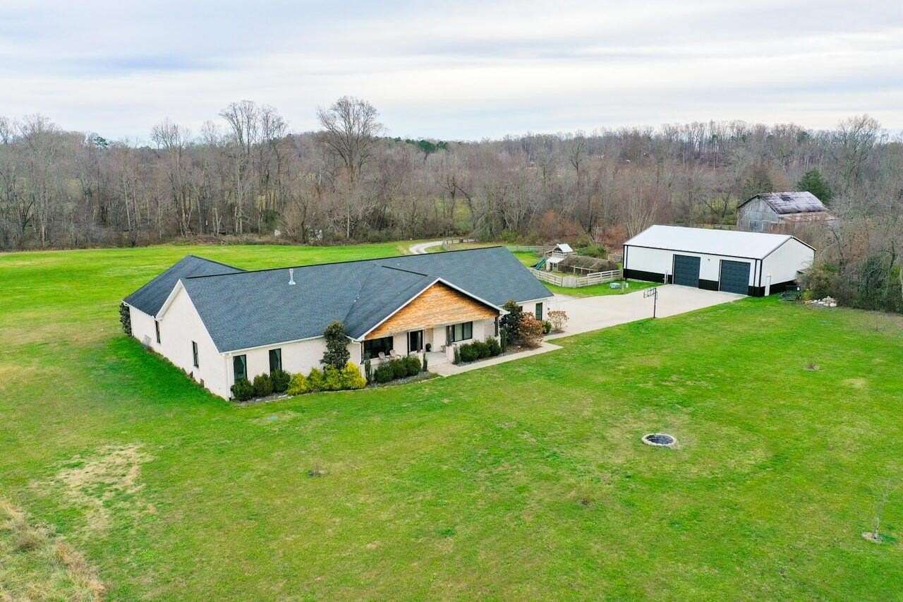 21 Acres of Land with Home for Sale in London, Kentucky