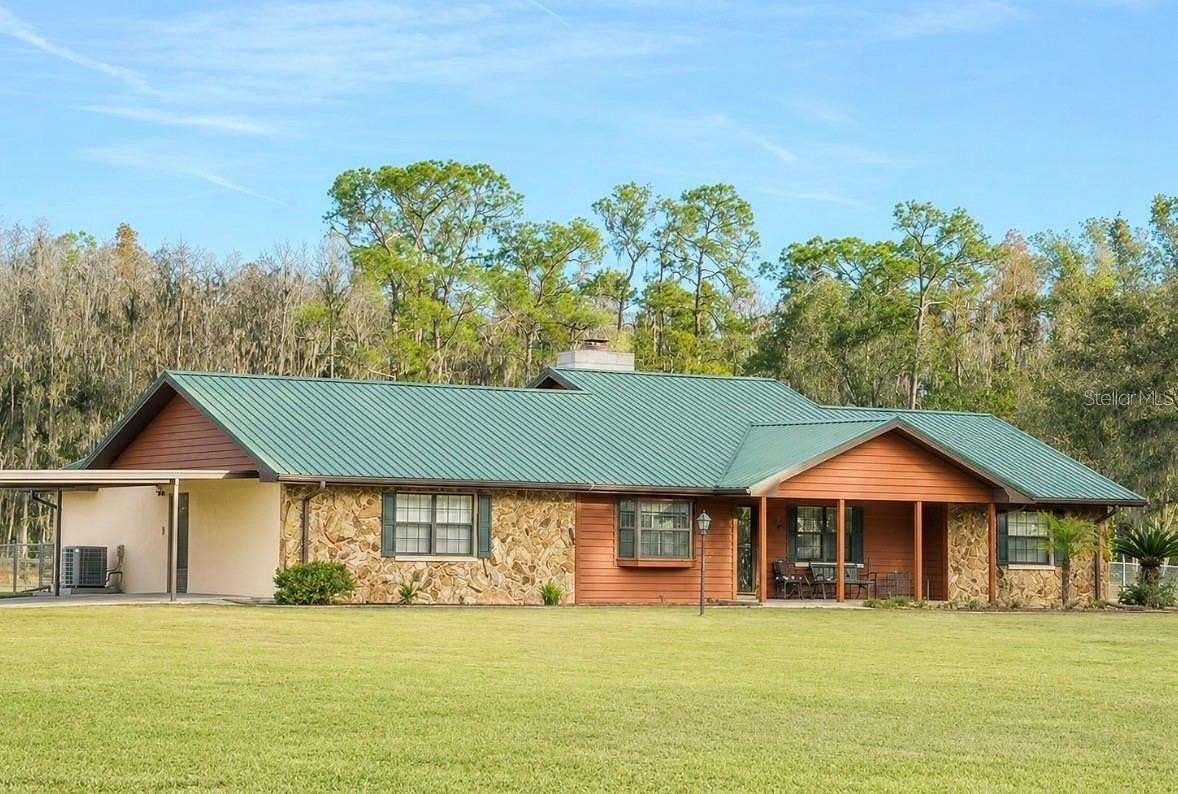 4 Acres of Land with Home for Sale in Plant City, Florida