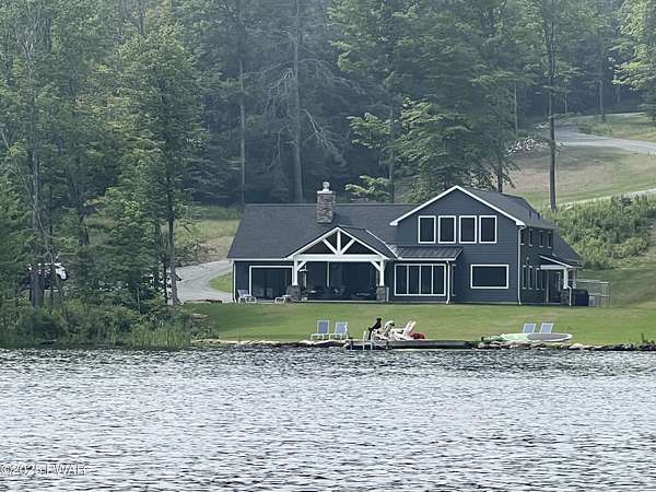 5.18 Acres of Residential Land with Home for Sale in Equinunk, Pennsylvania