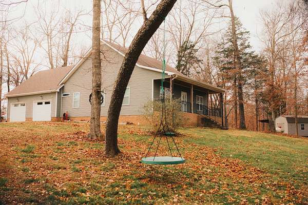 19.1 Acres of Land with Home for Sale in Clarksville, Tennessee