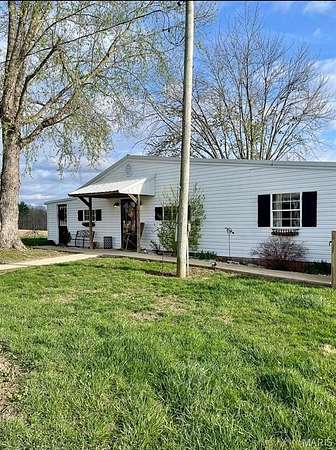 3 Acres of Residential Land with Home for Sale in Alma, Illinois