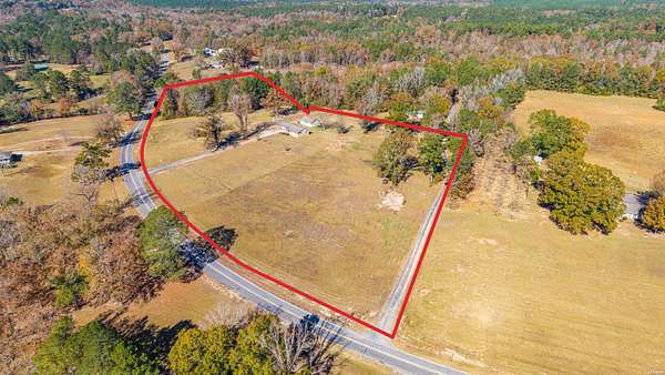 10 Acres of Land with Home for Sale in Bismarck, Arkansas