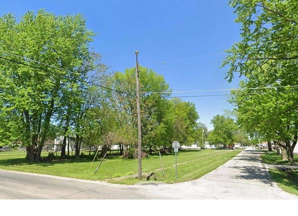 Residential Land for Sale in Girard, Illinois