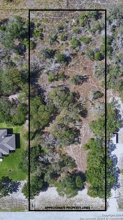 1.4 Acres of Residential Land for Sale in La Vernia, Texas