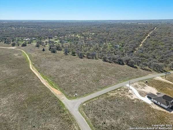 Residential Land for Sale in La Vernia, Texas