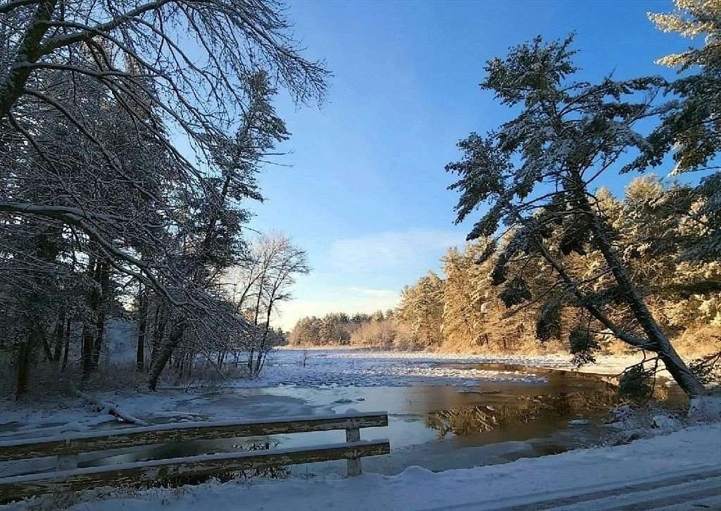 5.72 Acres of Residential Land with Home for Sale in East Brookfield, Massachusetts