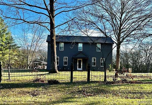 8 Acres of Residential Land with Home for Sale in New Haven, Missouri