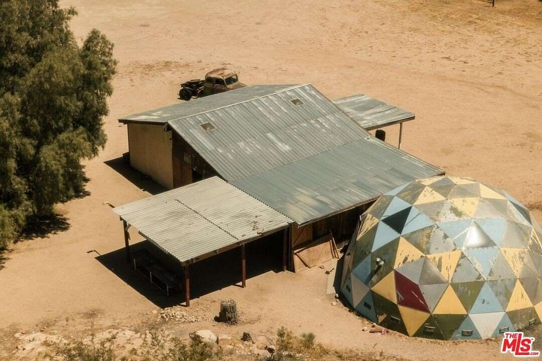 10 Acres of Land with Home for Sale in El Mirage, California