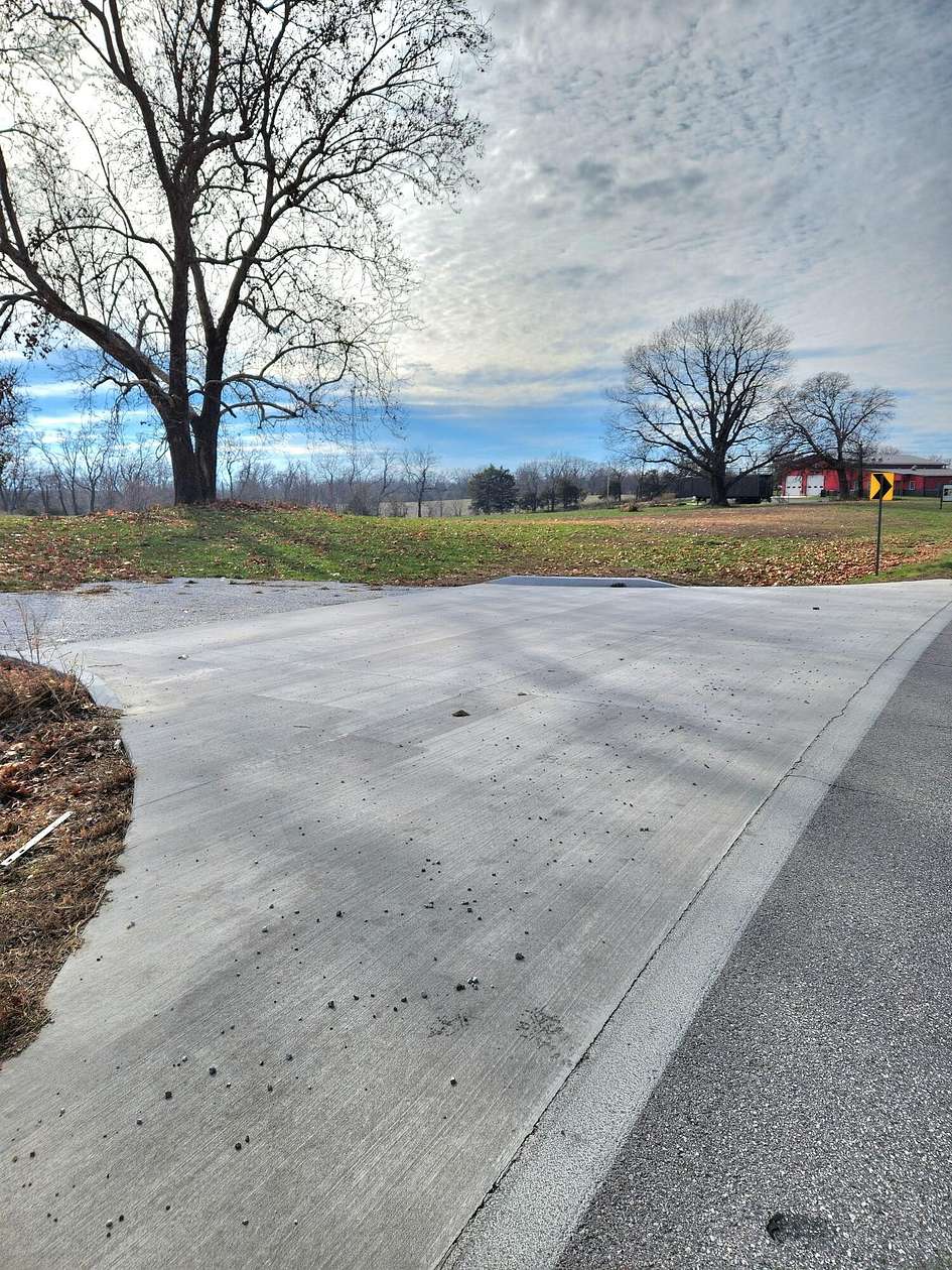 1.54 Acres of Land for Sale in Sparta, Missouri