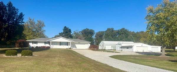 7 Acres of Residential Land with Home for Sale in Olney, Illinois