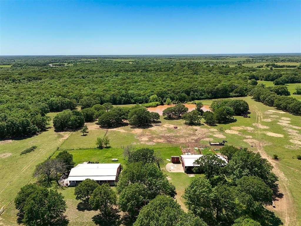 20 Acres of Land with Home for Sale in Shawnee, Oklahoma