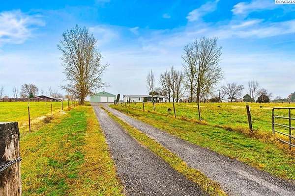 4.77 Acres of Residential Land with Home for Sale in Prosser, Washington
