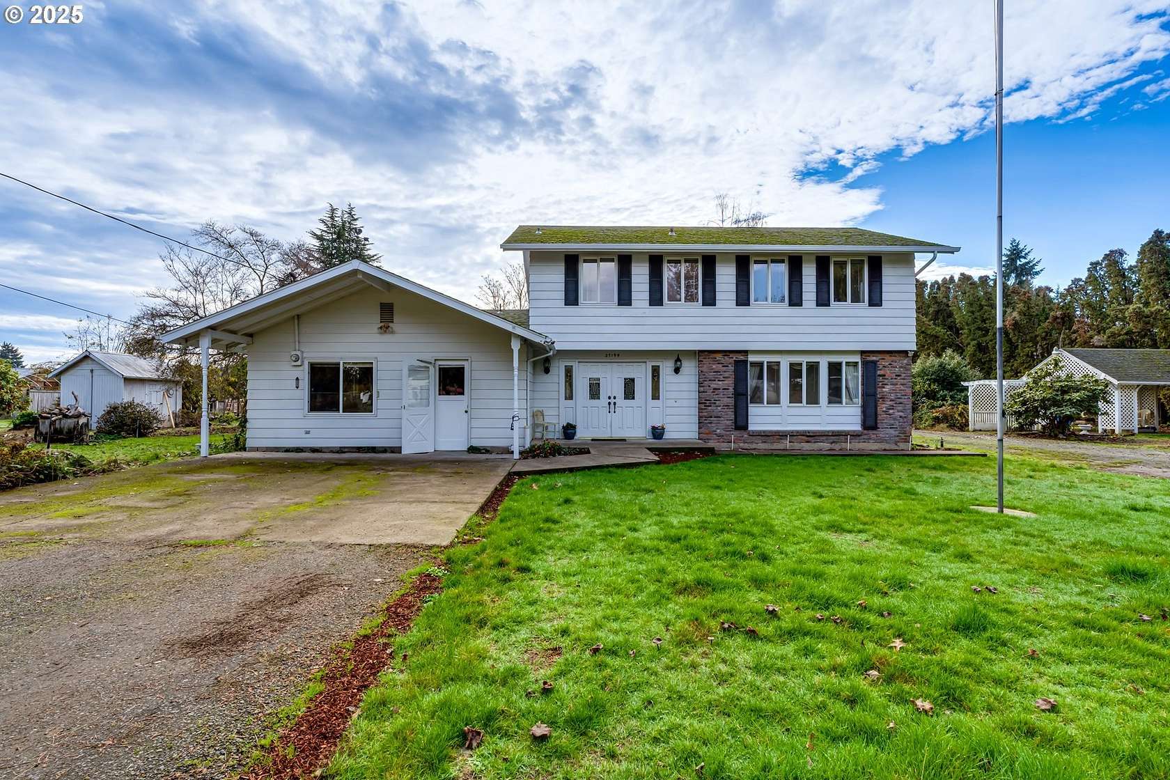 1.55 Acres of Residential Land with Home for Sale in Eugene, Oregon