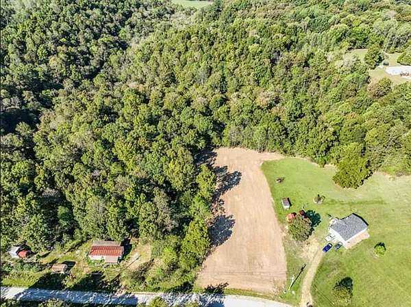 5.48 Acres of Residential Land for Sale in Lawrenceburg, Tennessee