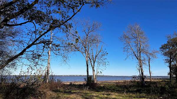 1.25 Acres of Residential Land for Sale in Kemp, Texas