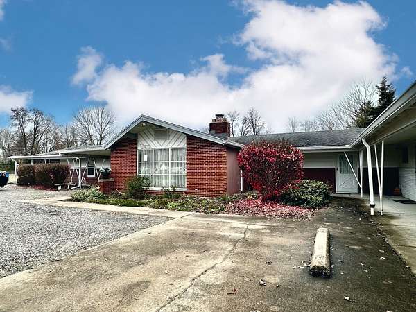 2.39 Acres of Residential Land with Home for Sale in Flora, Illinois