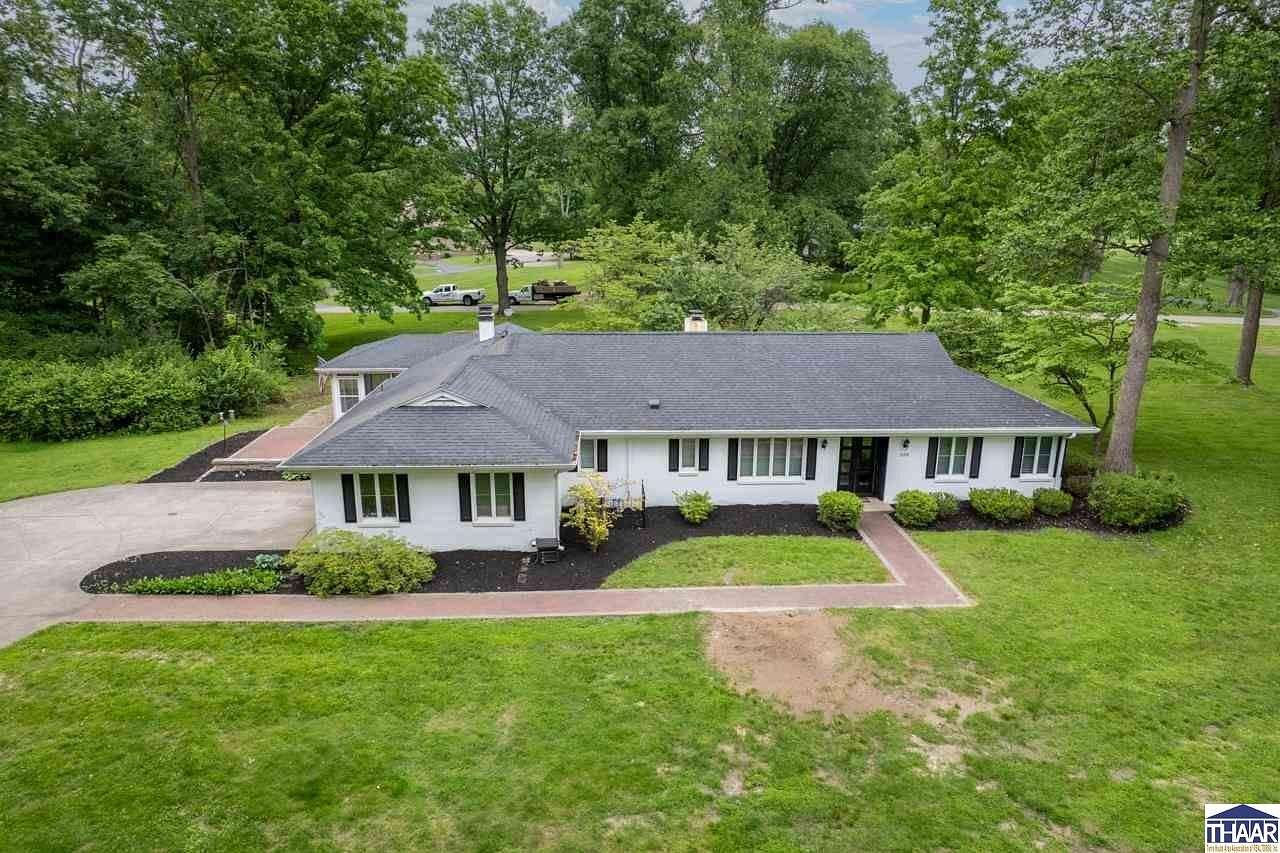 2 Acres of Residential Land with Home for Sale in Terre Haute, Indiana