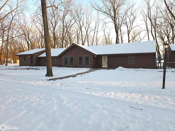 10.9 Acres of Recreational Land with Home for Sale in Ottumwa, Iowa