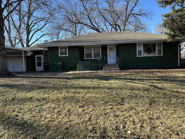 0.38 Acres of Residential Land with Home for Sale in Sioux City, Iowa