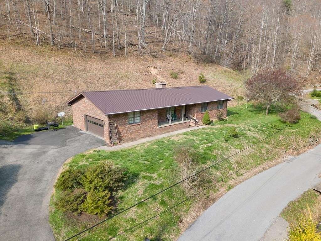 14.8 Acres of Land with Home for Sale in Pikeville, Kentucky