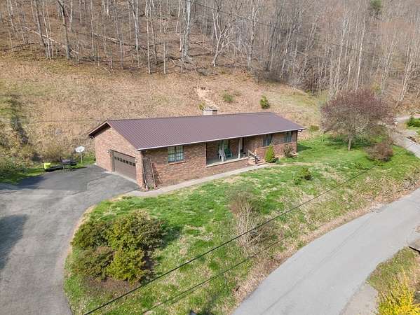14.8 Acres of Land with Home for Sale in Pikeville, Kentucky