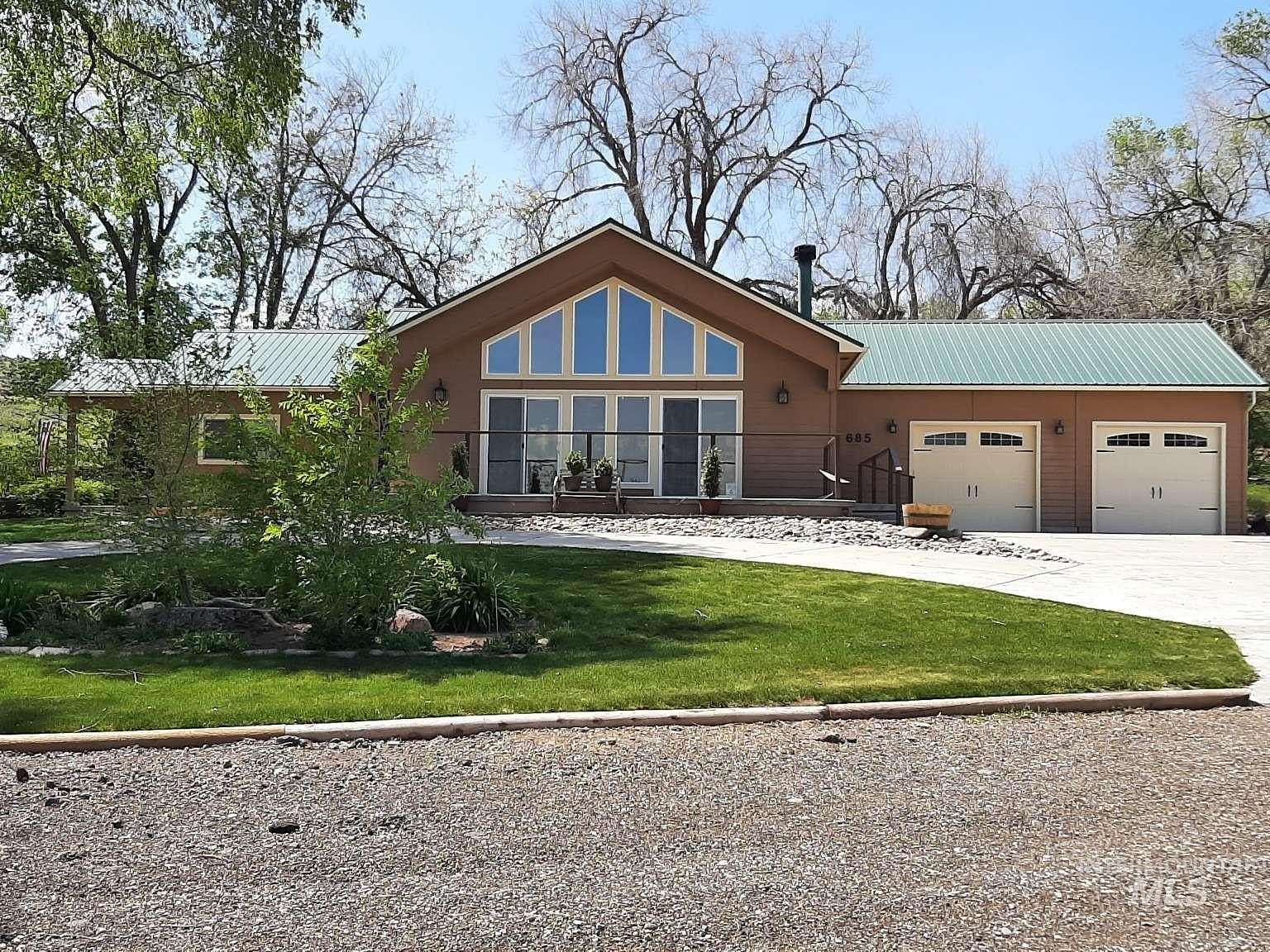 4.8 Acres of Residential Land with Home for Sale in Ontario, Oregon