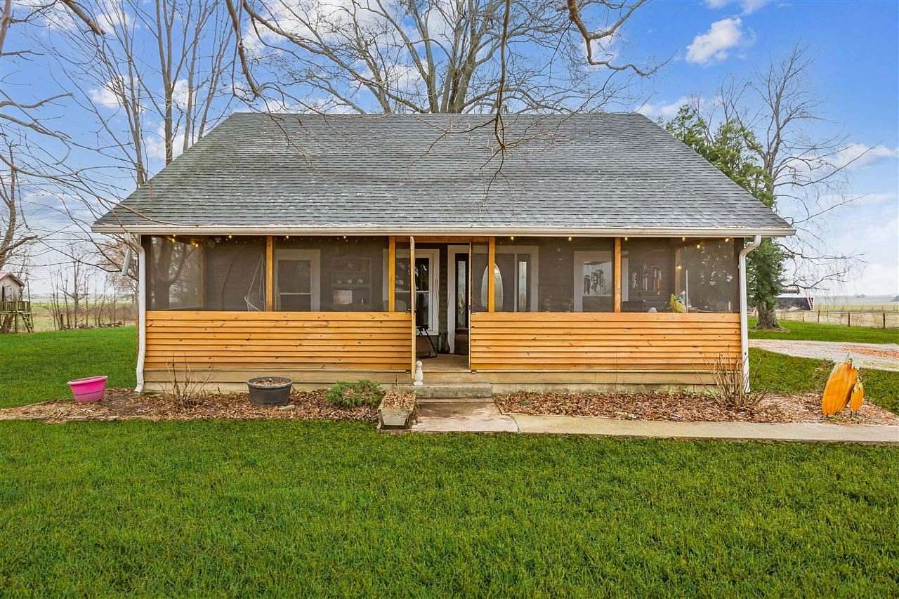 9 Acres of Land with Home for Sale in Franklin, Kentucky