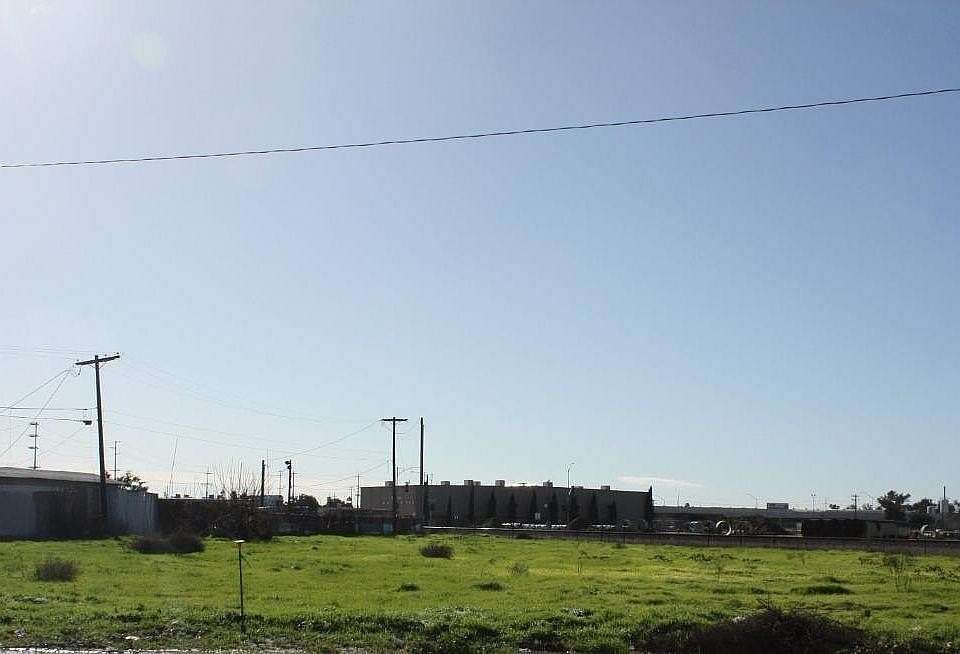 1 Acre of Commercial Land for Sale in Fresno, California