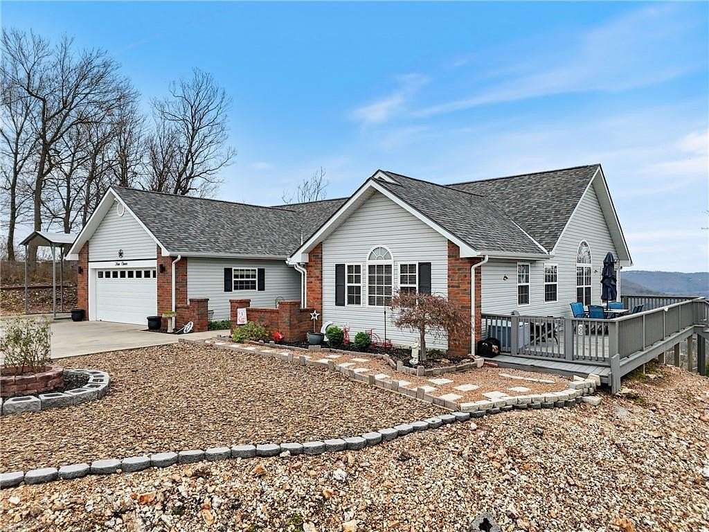 2.42 Acres of Residential Land with Home for Sale in Holiday Island, Arkansas