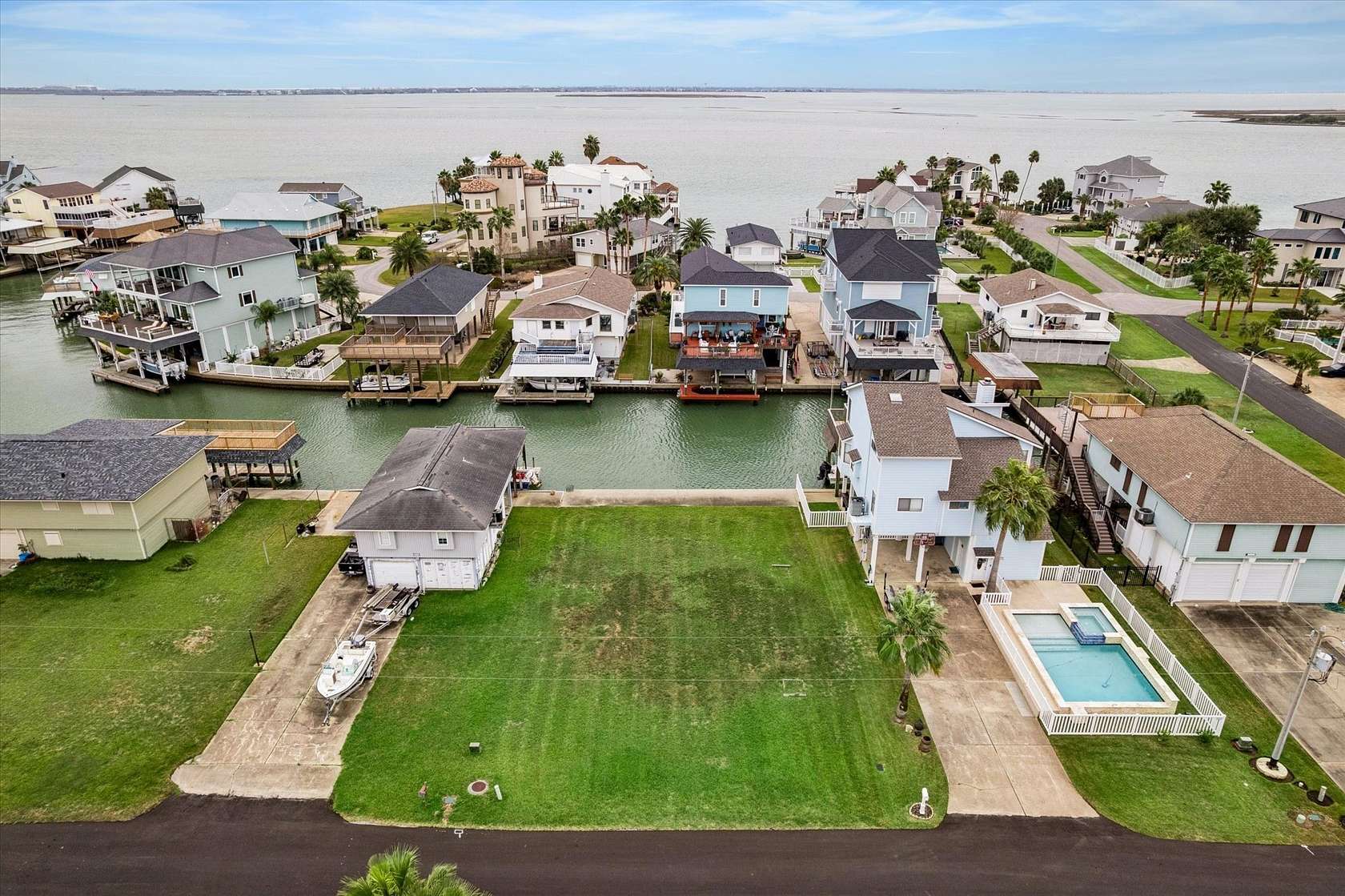 0.13 Acres of Residential Land for Sale in Tiki Island, Texas