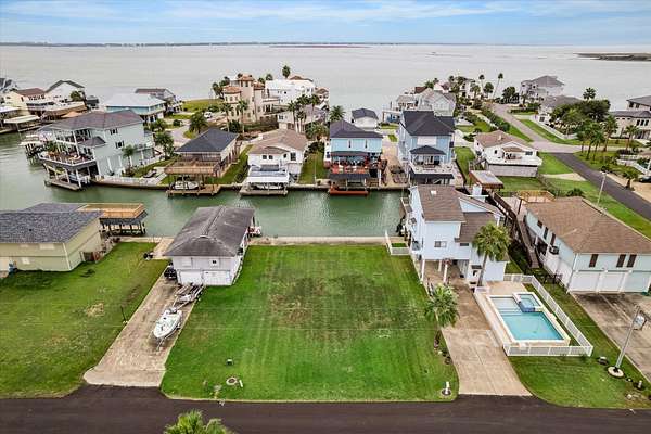 0.13 Acres of Residential Land for Sale in Tiki Island, Texas