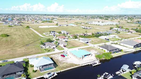 Residential Land for Sale in Cape Coral, Florida