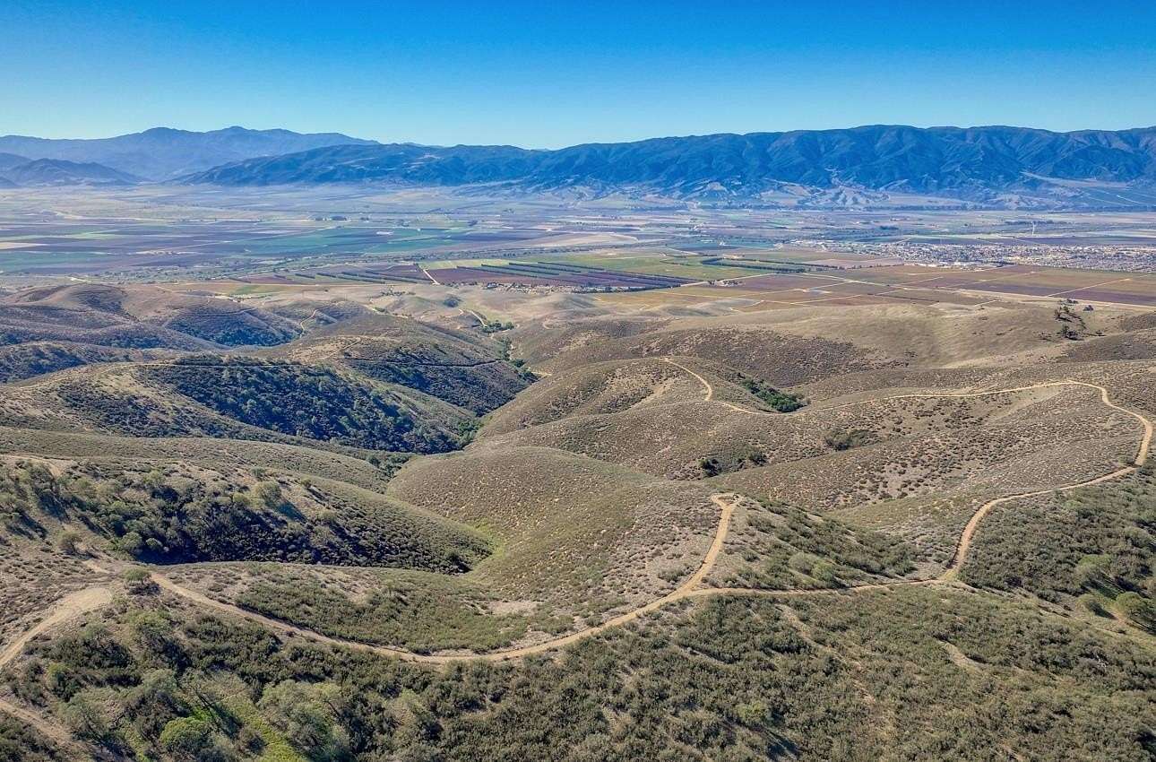 550 Acres of Recreational Land with Home for Sale in Soledad, California