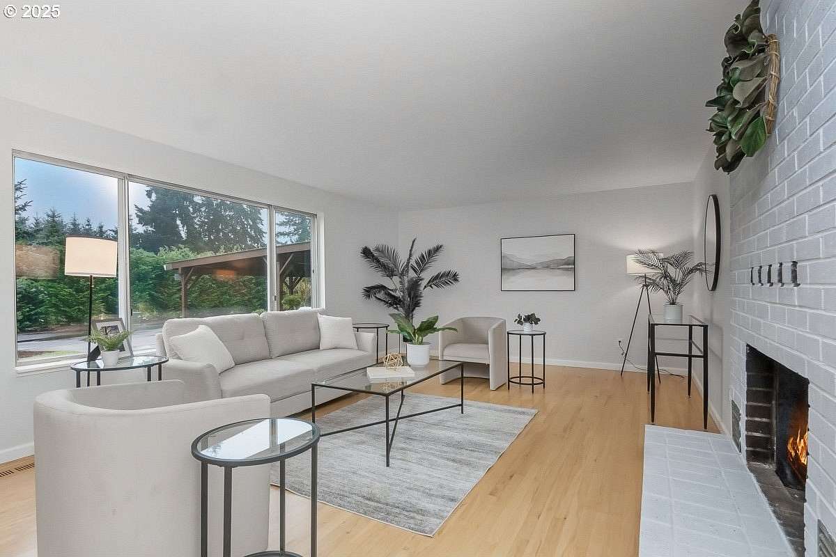 2 Acres of Residential Land with Home for Sale in Oregon City, Oregon