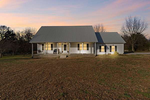 8 Acres of Residential Land with Home for Sale in Hillsboro, Tennessee