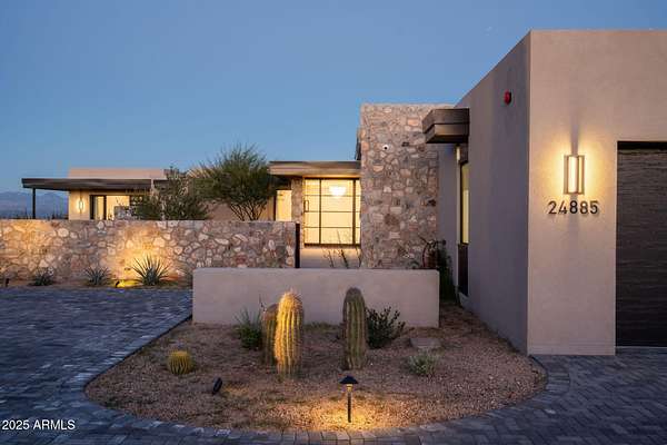 2.12 Acres of Residential Land with Home for Sale in Scottsdale, Arizona