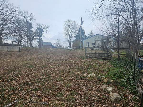 2.39 Acres of Residential Land for Sale in Mountain View, Missouri