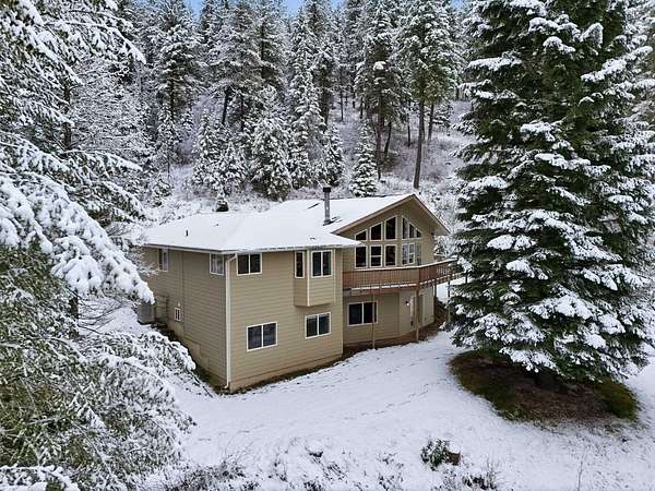 12.3 Acres of Land with Home for Sale in Chattaroy, Washington