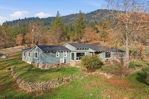 1.83 Acres of Land with Home for Sale in Grants Pass, Oregon