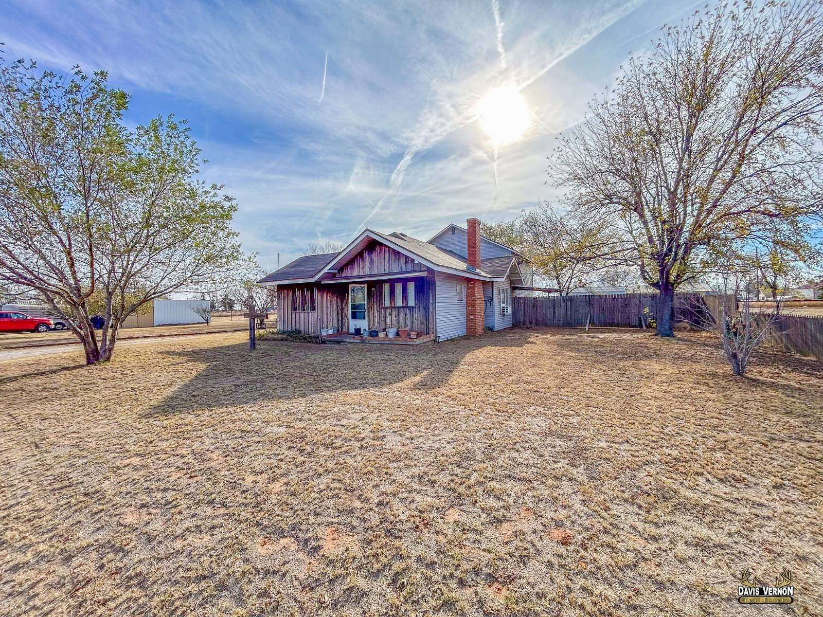 2.9 Acres of Residential Land with Home for Sale in Vernon, Texas