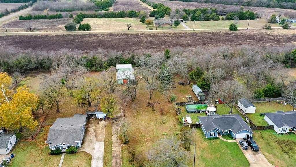 1.18 Acres of Residential Land for Sale in Farmersville, Texas
