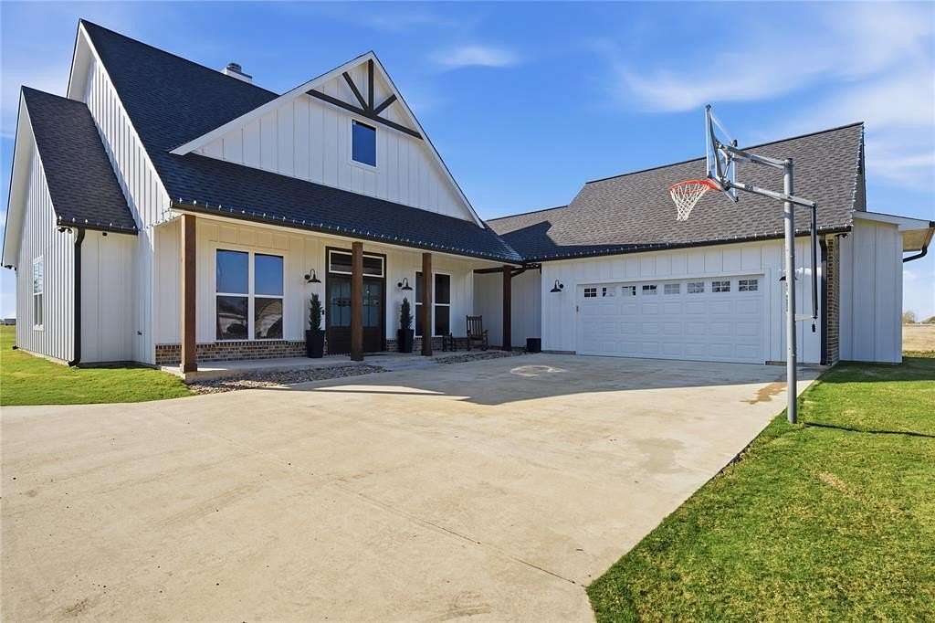 2.56 Acres of Residential Land with Home for Sale in Mabank, Texas