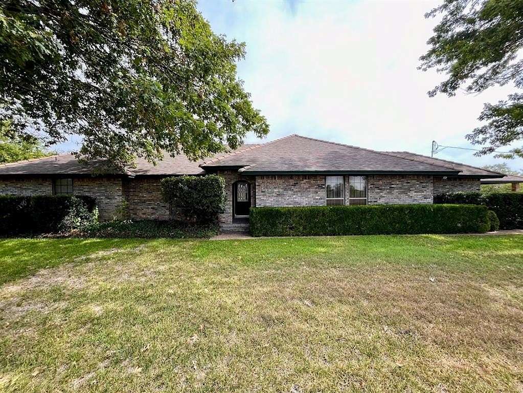 4 Acres of Residential Land with Home for Lease in Aledo, Texas